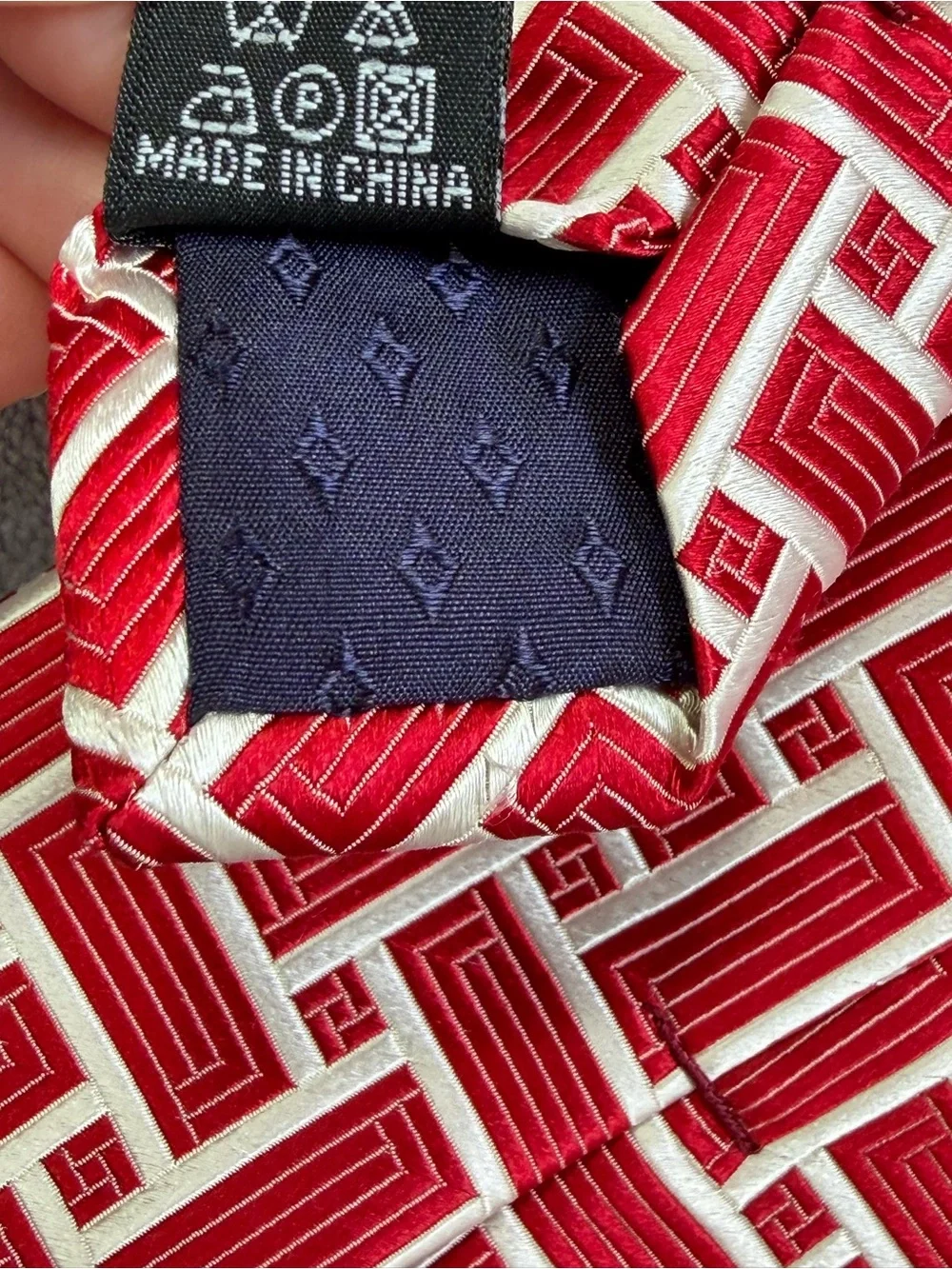 Men's Red Geometric Woven Tie - Classic Pattern